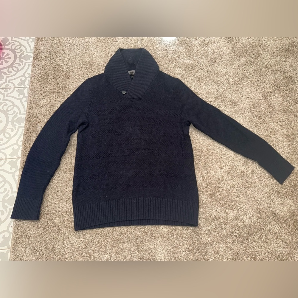 Men’s turtle neck sweater 😊